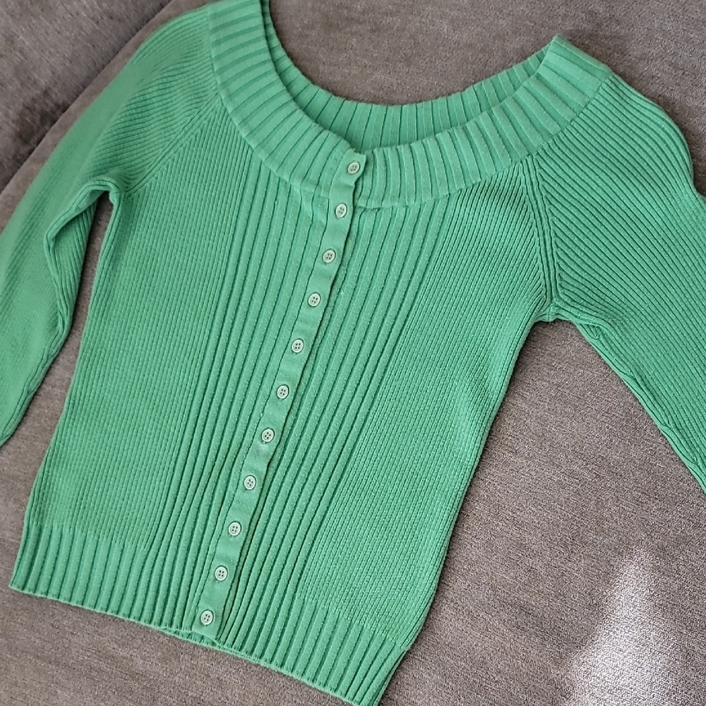 Green Ribbed Pinup Style Cartigan Sweater - Picture 2 of 12
